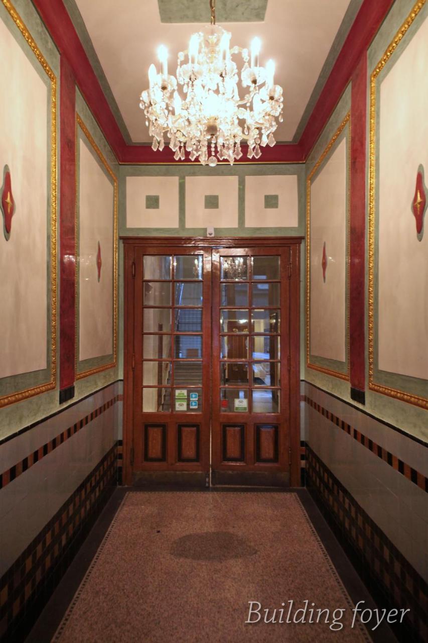 Women's Hall Of Fame * Praga